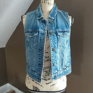 Cropped American Eagle Vest Medium Wash